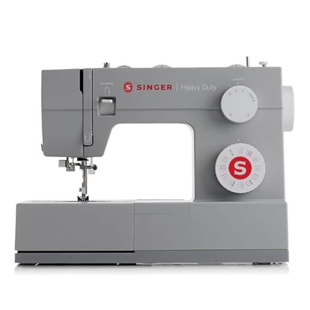 Singer Heavy Duty 4432 mechanical sewing machine, front three-quarter view